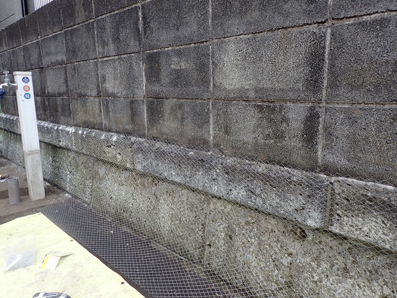 ブロック塀塗装 大谷石の補修工事とジョリパット仕上げ「校倉」大谷石下地処理補修