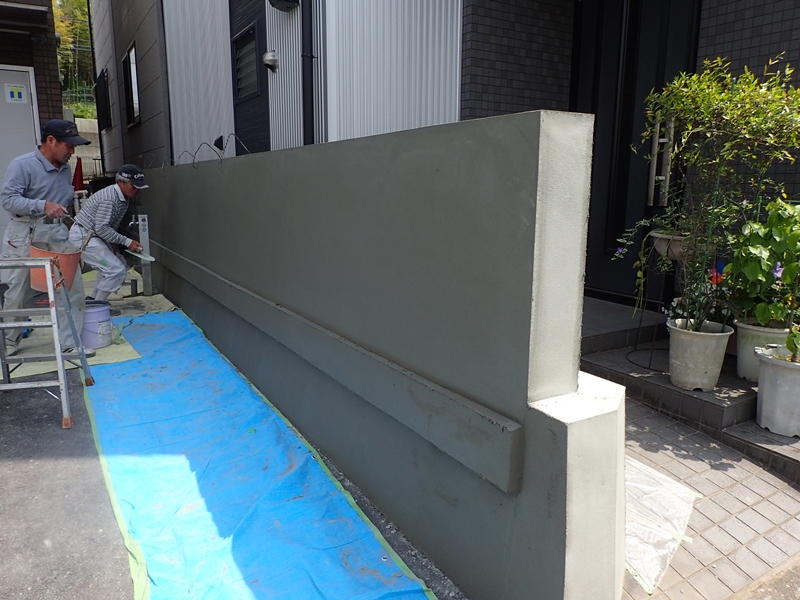 ブロック塀塗装 大谷石の補修工事とジョリパット仕上げ「校倉」ブロック塀下地処理補修