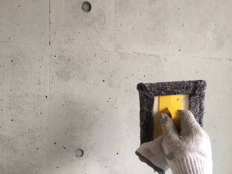 コンクリート打放し塗装　ランデックスコートの外壁塗装